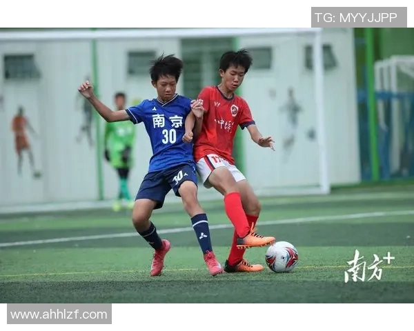 亚松森国民迎战迪尔芬展开激烈对决双方球队全力争胜展现足球魅力与激情