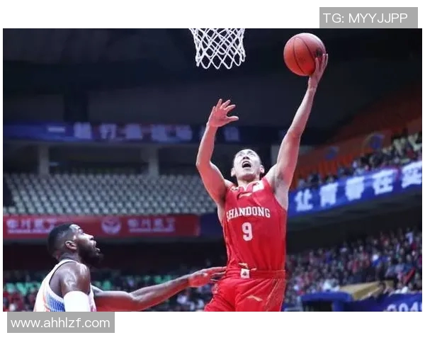 张庆鹏：从篮球场上的拼搏者到人生舞台的奋斗者的励志故事